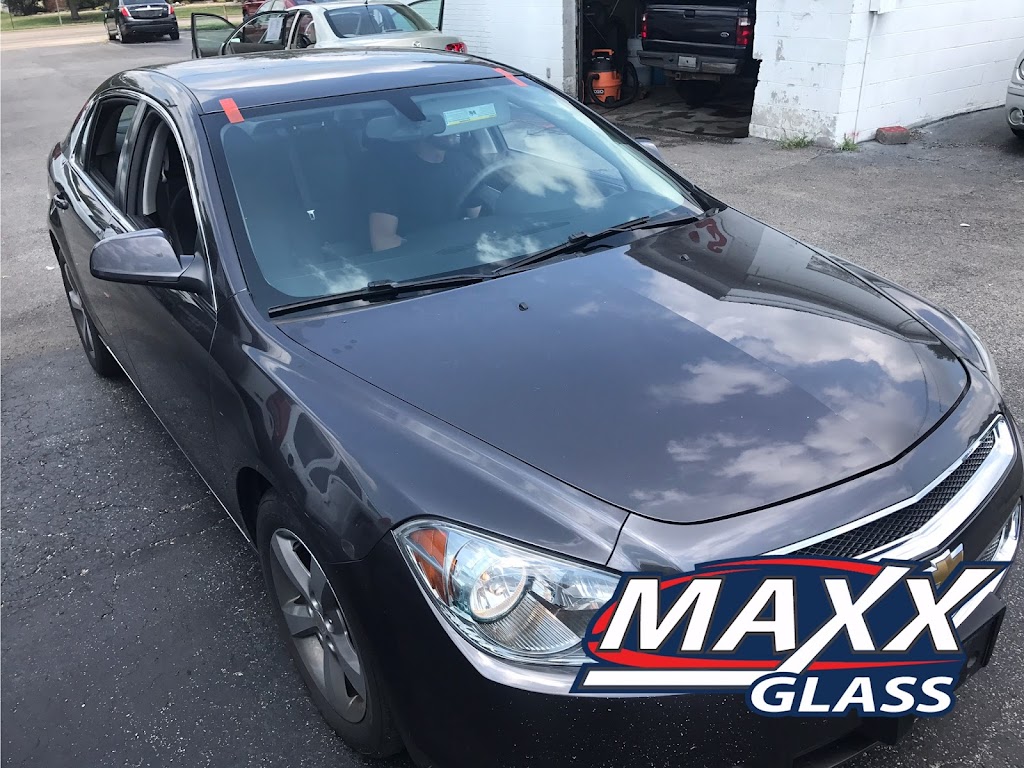 Maxx Auto Glass | 7310 Westfield Plaza Dr, Belleville, IL 62223, USA | Phone: (800) 632-7152