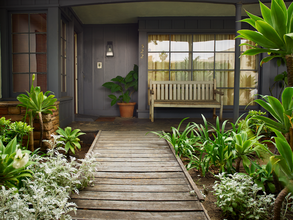 California Center for Psychedelic Therapy - Los Angeles | 522 N Larchmont Blvd, Los Angeles, CA 90004, USA | Phone: (213) 973-7512