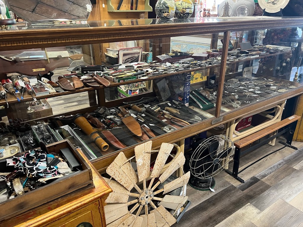 Main Street Mercantile | 200 N Main St, Muenster, TX 76252, USA | Phone: (940) 736-3090