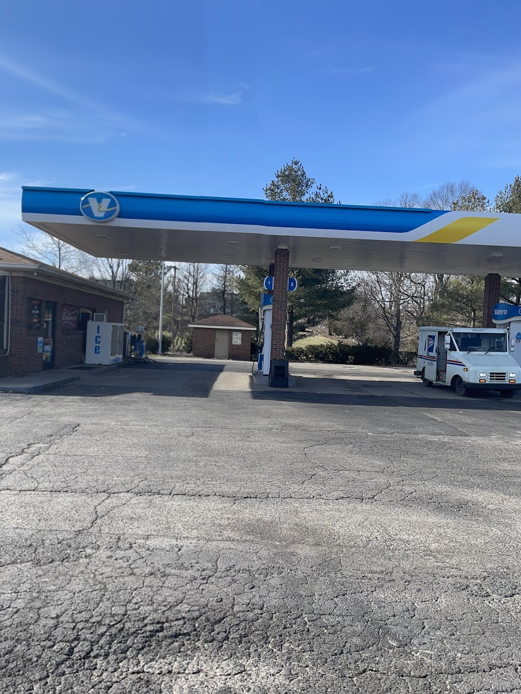 Valero Gas Station | 1630 Shakertown Rd, Danville, KY 40422, USA | Phone: (859) 209-2600