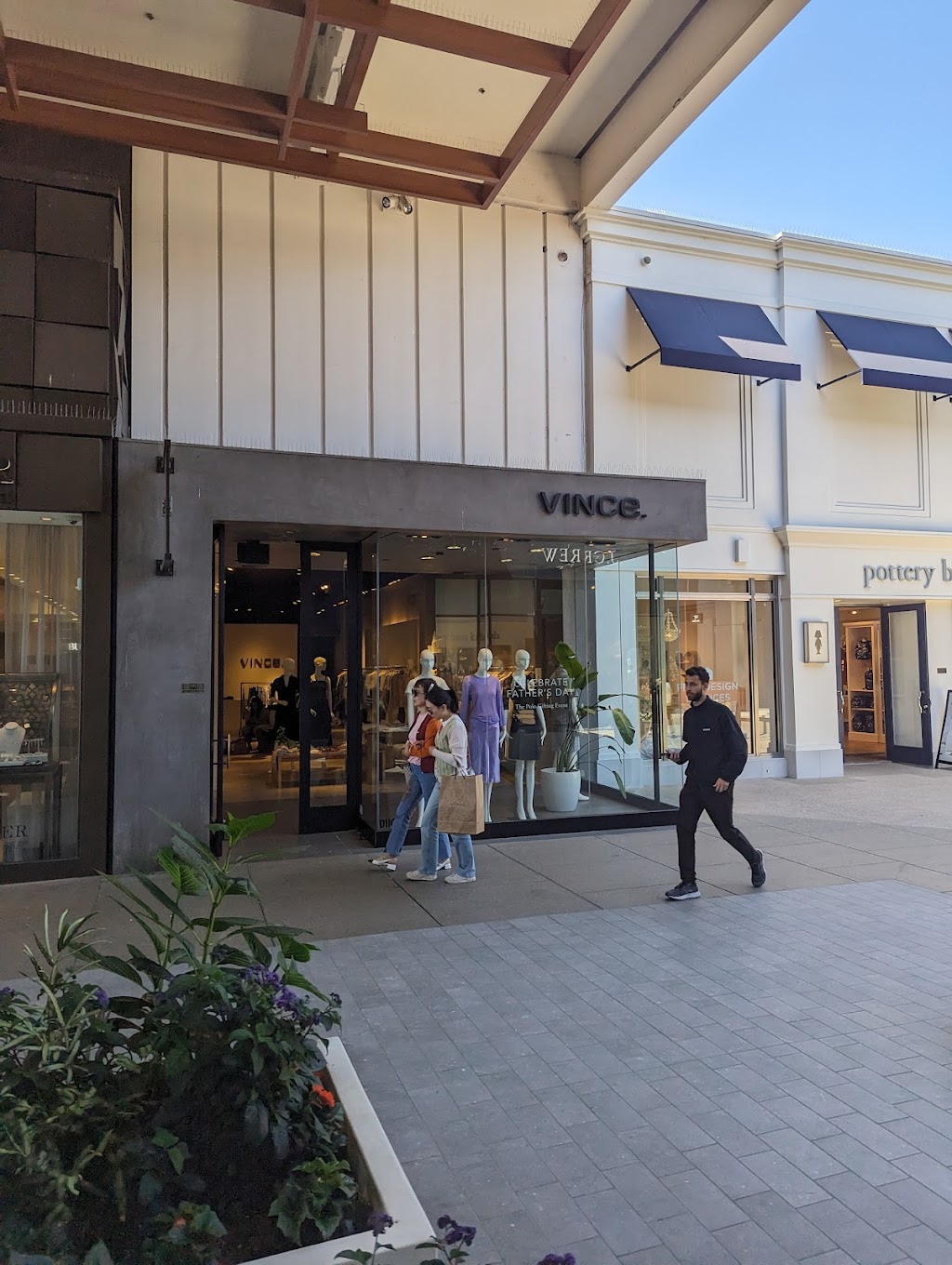 Vince | 110 Stanford Shopping Center, Palo Alto, CA 94304, USA | Phone: (650) 860-1107