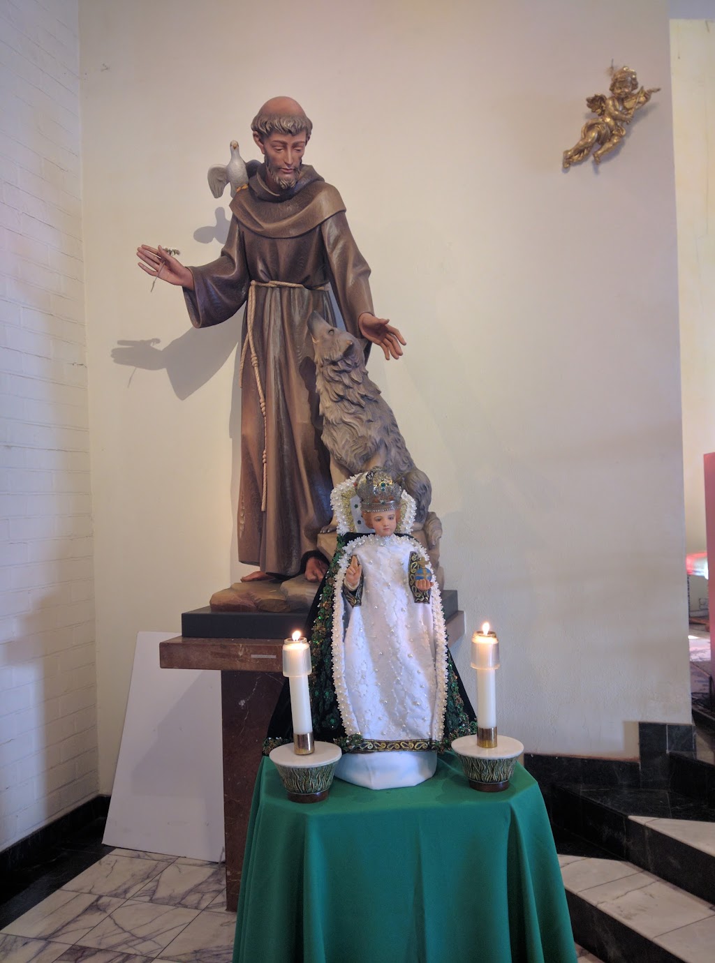 St Francis of Assisi Church | 1523 Golden Gate Ave, Los Angeles, CA 90026, USA | Phone: (323) 664-1305
