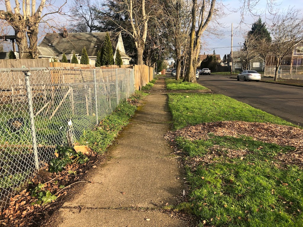 Portsmouth Community Garden | 8702 N Courtenay Ave, Portland, OR 97203, USA | Phone: (503) 823-1612