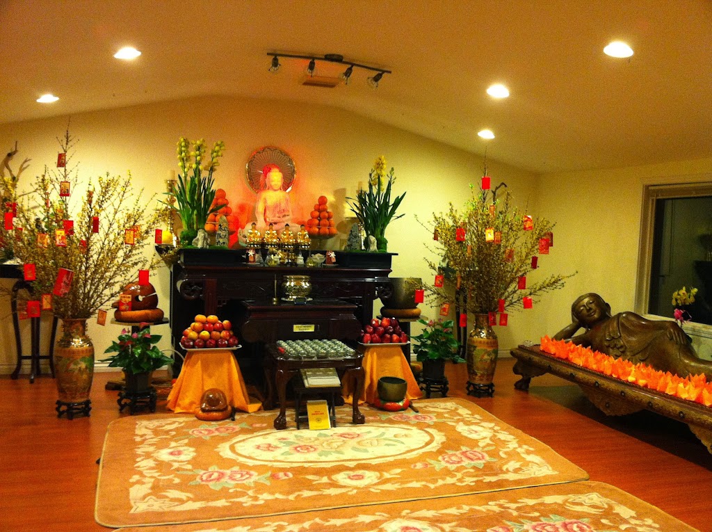 Chùa Phật Tuệ, Phat Tue Temple | 10421 Cook Ave, Riverside, CA 92505, USA | Phone: (951) 732-8833