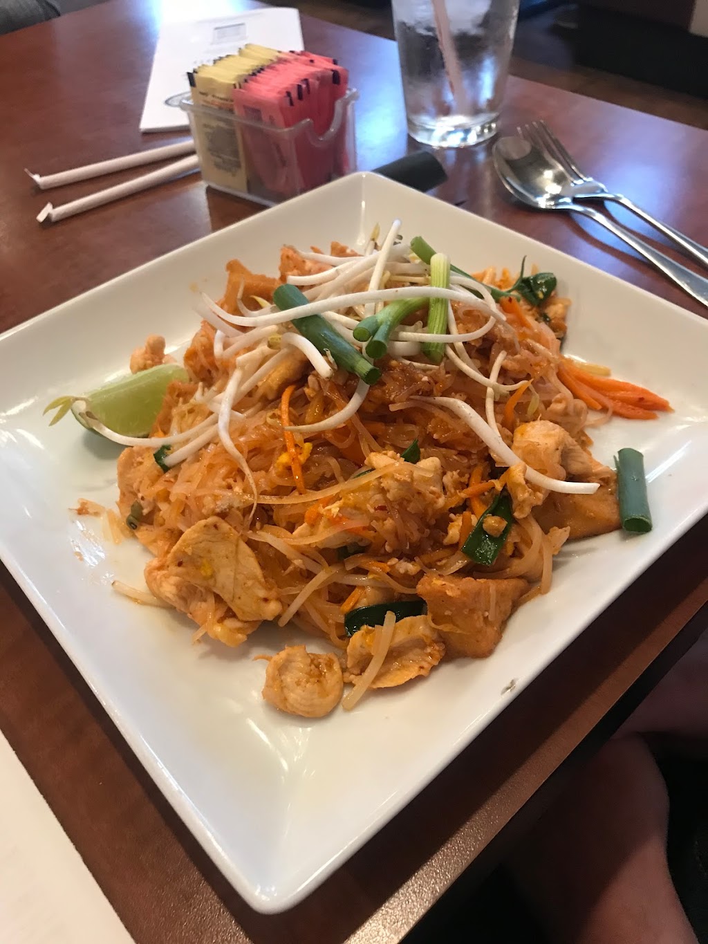 Thailicious | 4601 West Fwy Ste 206, Fort Worth, TX 76107, USA | Phone: (817) 737-8111