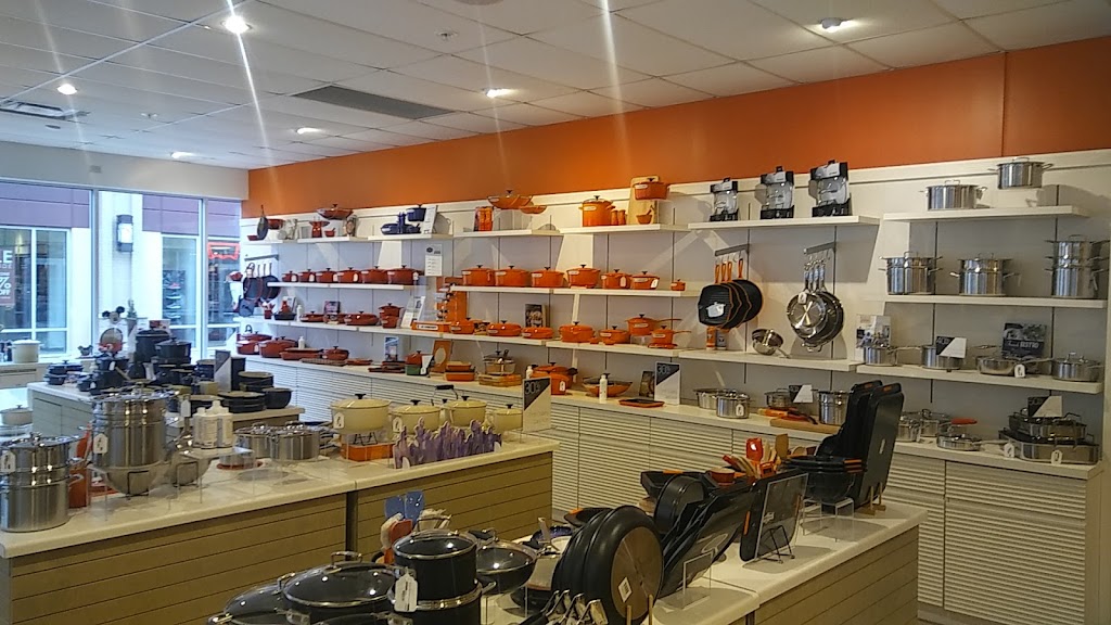 Le Creuset Outlet Store | 18511 Outlet Blvd #840, Chesterfield, MO 63005, USA | Phone: (636) 778-2408