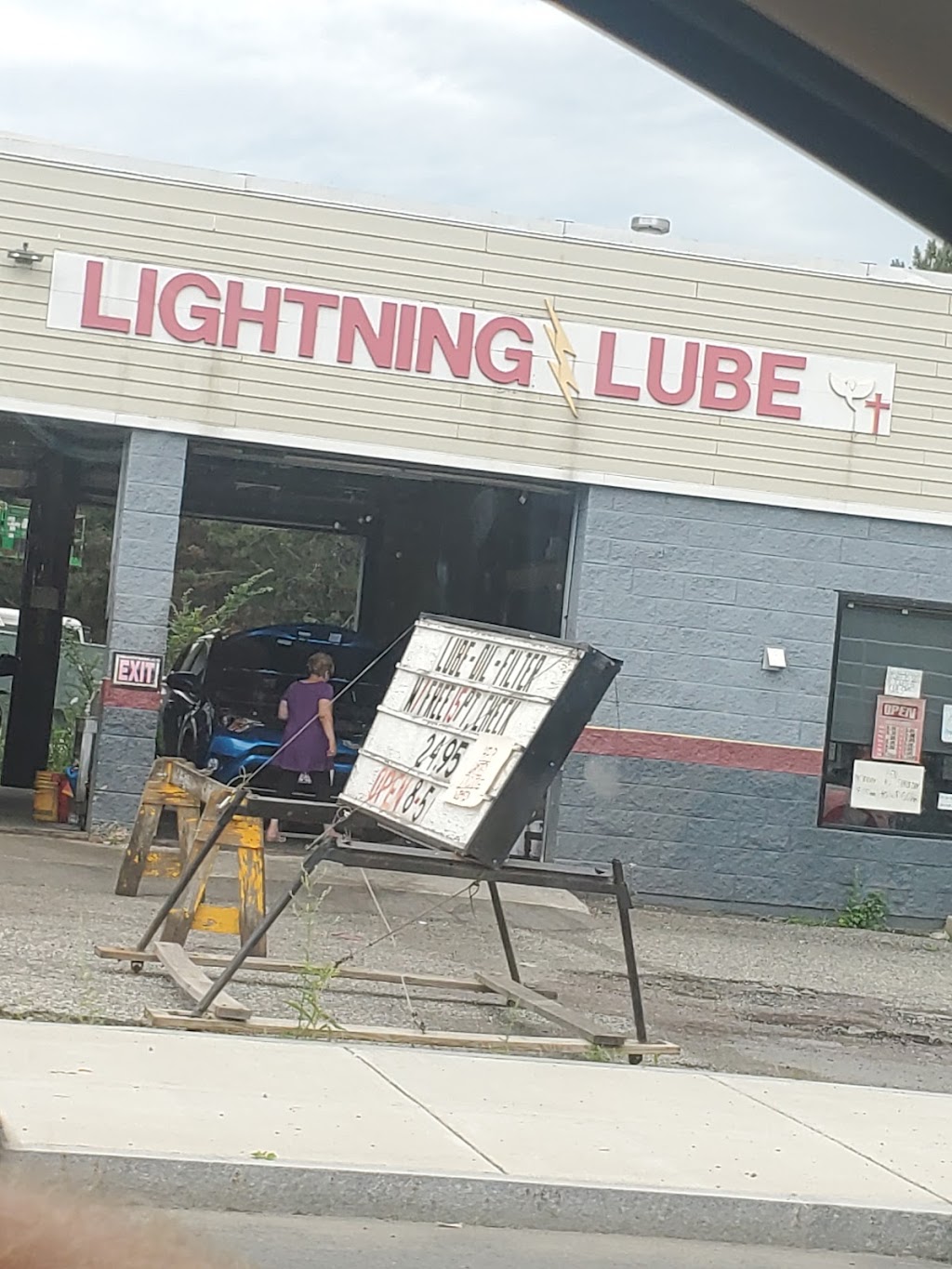 Lightning Lube | 320 Everett Ave, Chelsea, MA 02150, USA | Phone: (617) 889-0151