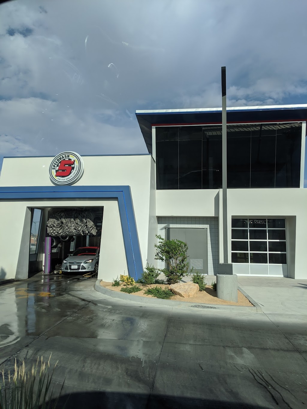 The Speedwash VS3 | 12875 Bear Valley Rd, Victorville, CA 92392, USA | Phone: (760) 388-0113