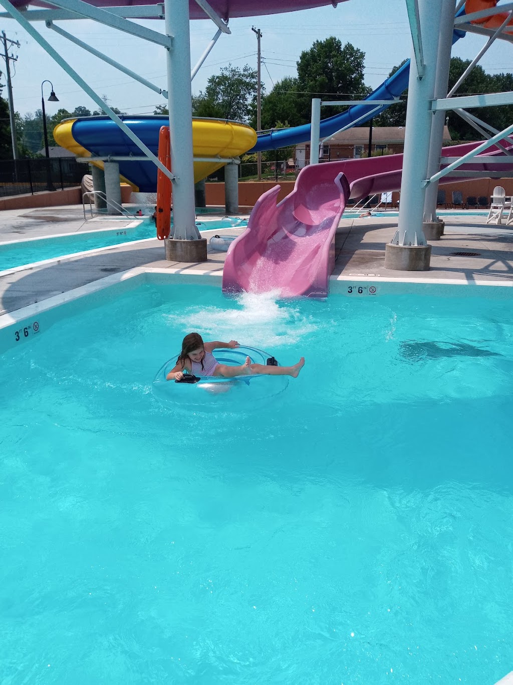 River Run Family Water Park | 224 W Daisy Ln, New Albany, IN 47150, USA | Phone: (812) 948-5380