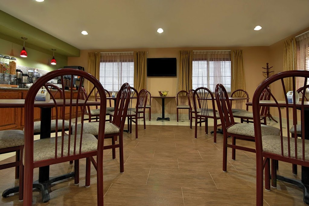 Americas Best Value Inn Sinton | 8108 US-77, Sinton, TX 78387, USA | Phone: (361) 364-2882