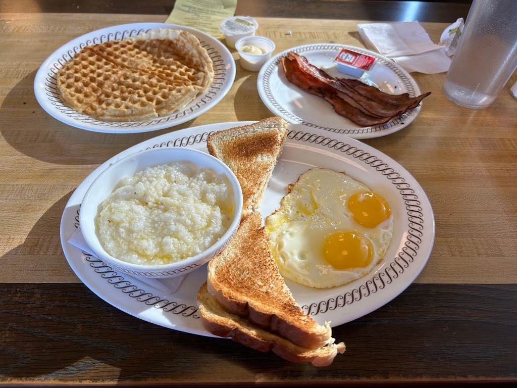 Waffle House | 2021 E Blue Lick Rd, Shepherdsville, KY 40165, USA | Phone: (502) 957-5650