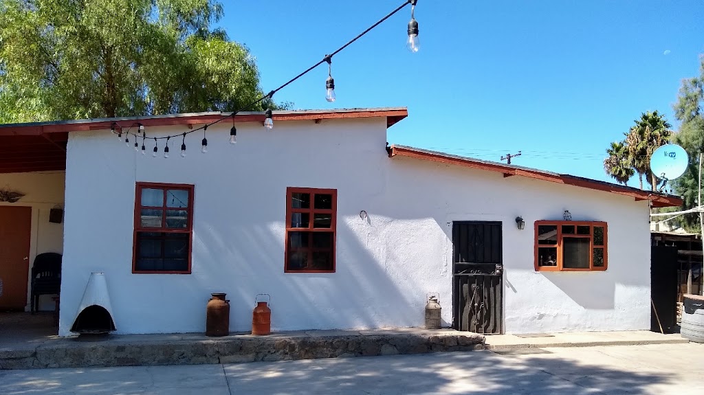 Casa Samaduroff | Tercera 114, 22750 Francisco Zarco, B.C., Mexico | Phone: 646 132 2828
