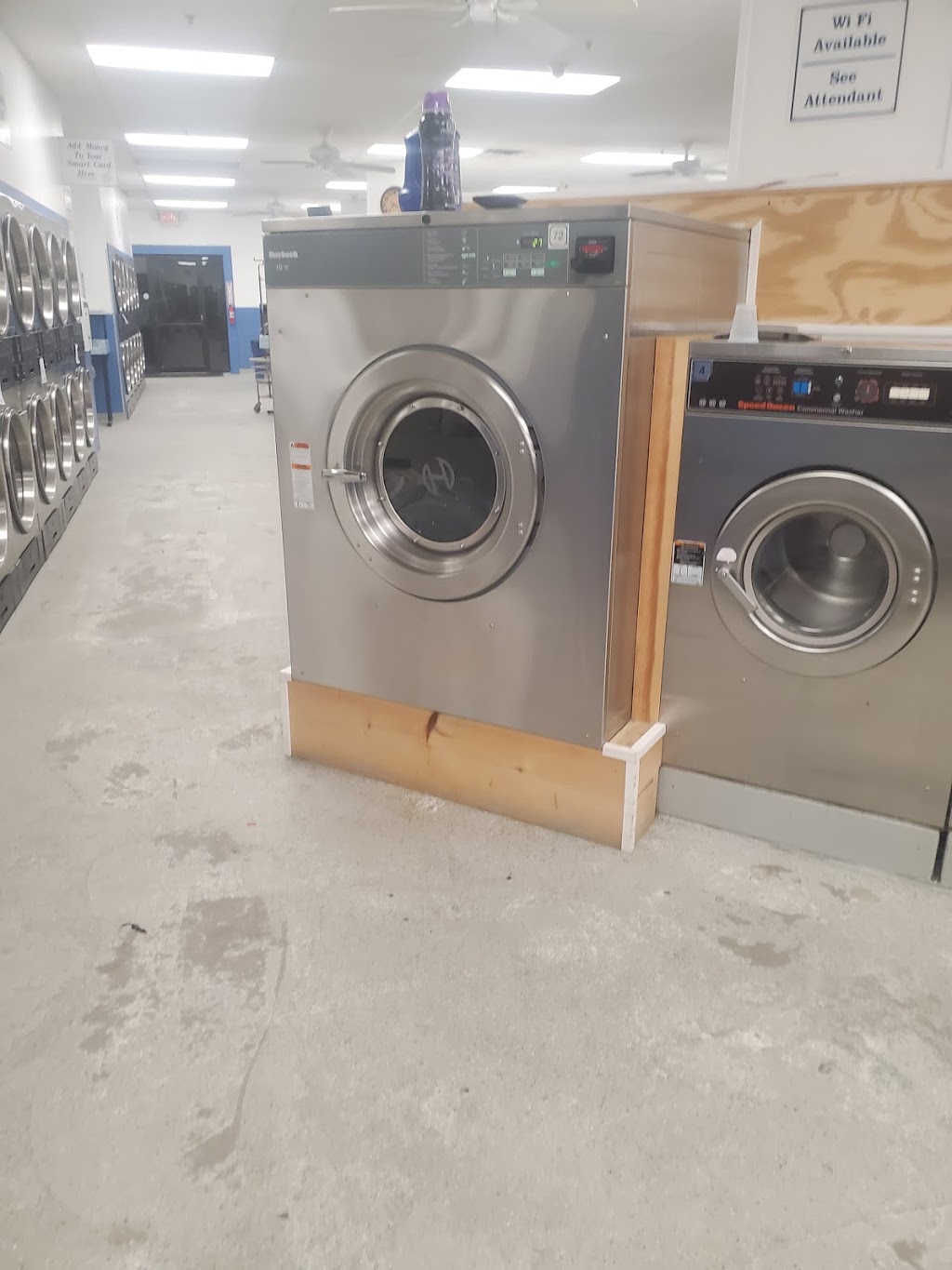 Stateline Laundromat | 100 Plaistow Rd, Haverhill, MA 01830, USA | Phone: (978) 374-3500