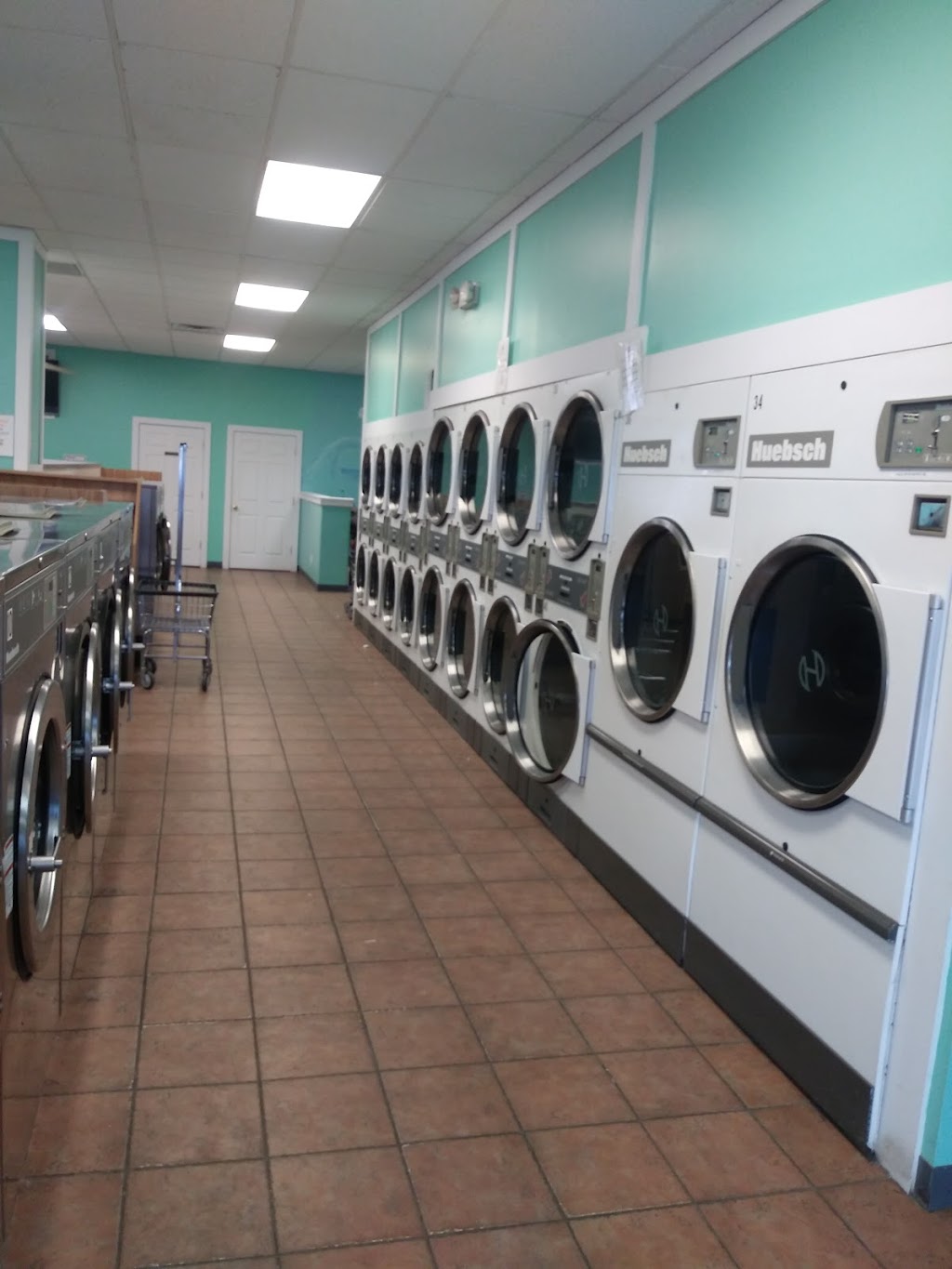 Super Suds Laundromat | 88 Freemans Bridge Rd, Schenectady, NY 12302, USA | Phone: (518) 374-7837