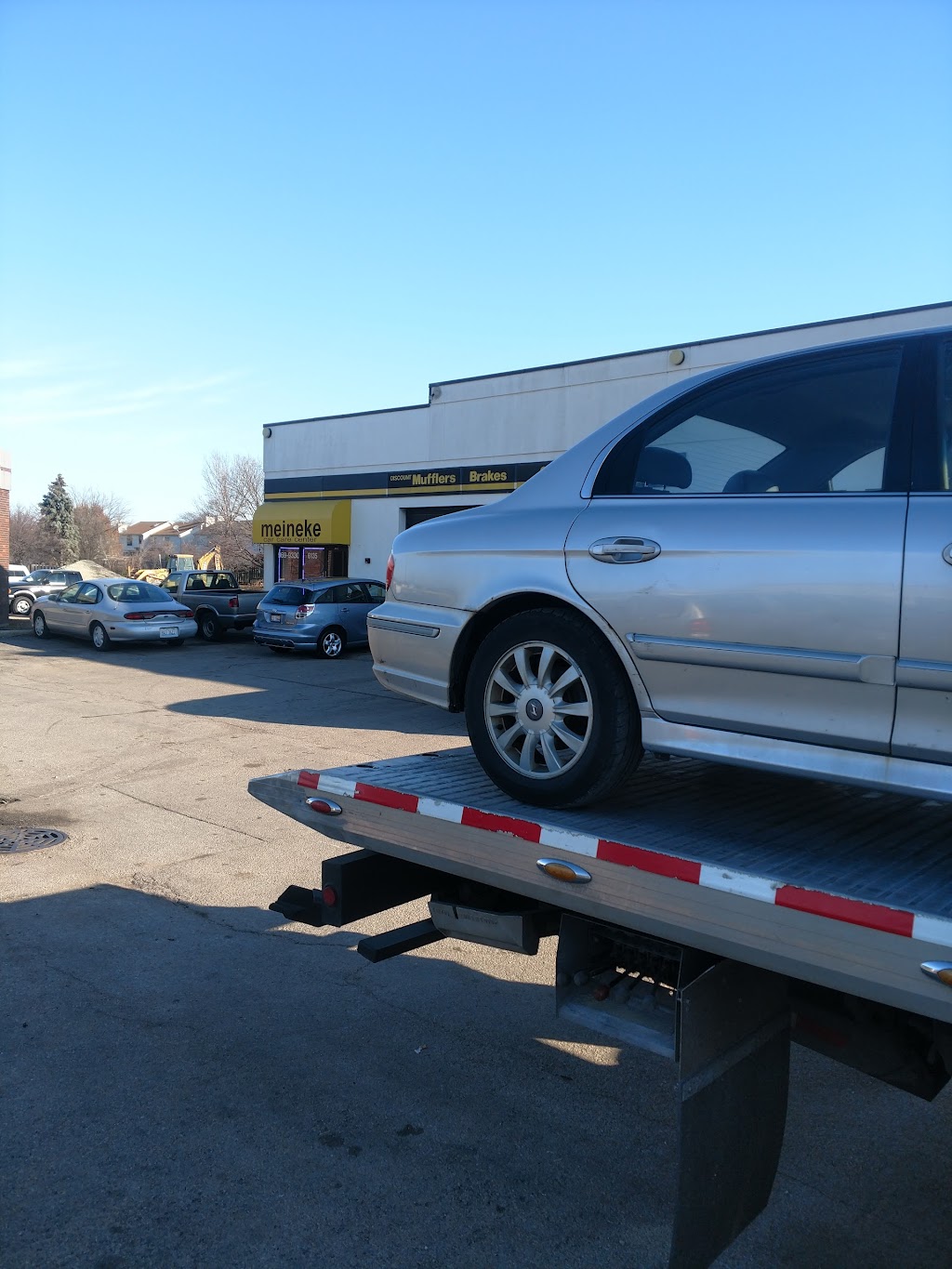 Meineke Car Care Center | 6135 S Cass Ave, Westmont, IL 60559, USA | Phone: (630) 324-0213