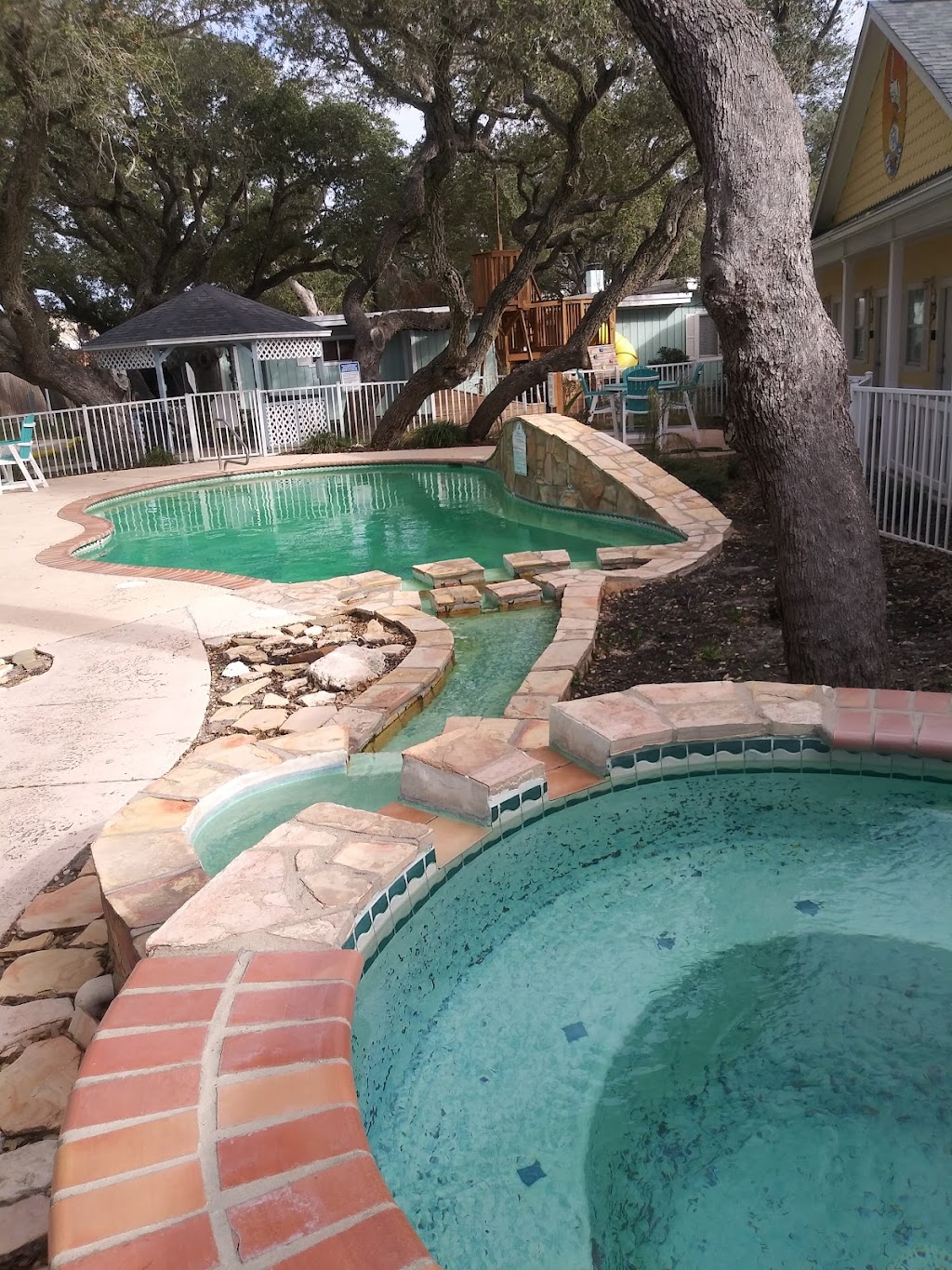 D&R Pelican Bay Resort Inc. | 4206 TX-35, Rockport, TX 78382, USA | Phone: (361) 729-7177