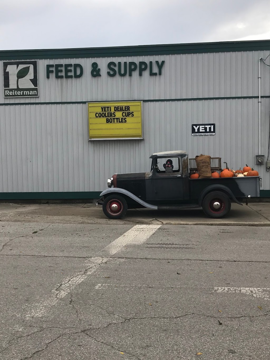 Reiterman Feed & Supply | 103 N London St, Mt Sterling, OH 43143, USA | Phone: (740) 869-3817