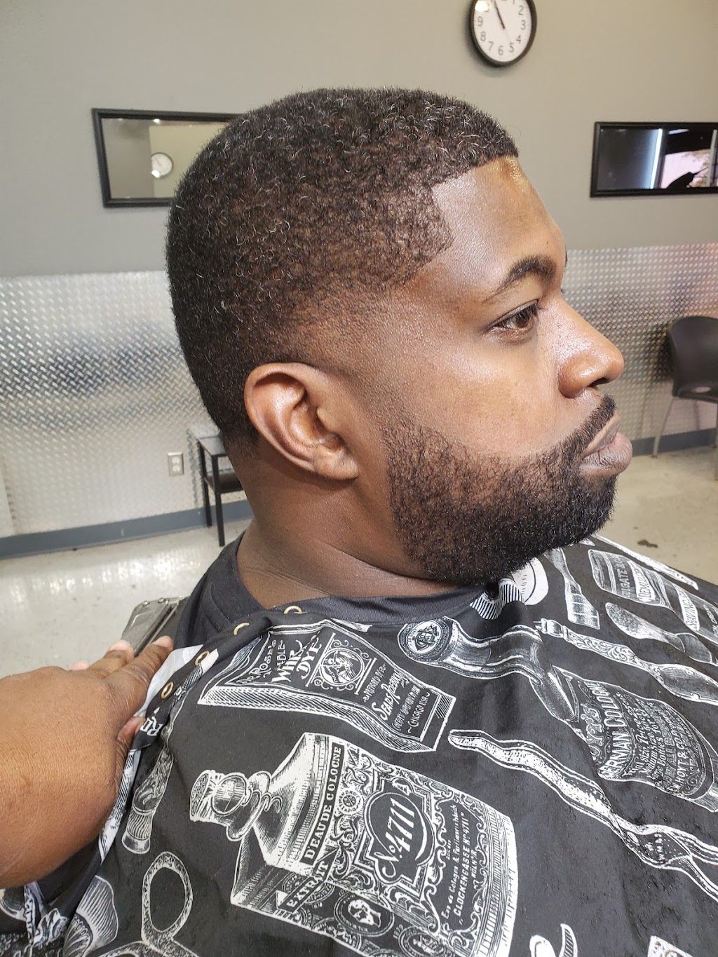 Famous Cuts & Styles | 8021 Matlock Rd # 113, Arlington, TX 76002 | Phone: (817) 422-9192