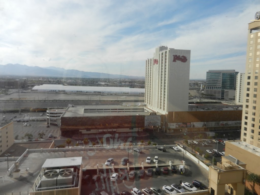 Golden Nugget Las Vegas - Valet Parking | 299-201 S 1st St, Las Vegas, NV 89101 | Phone: (702) 385-7111