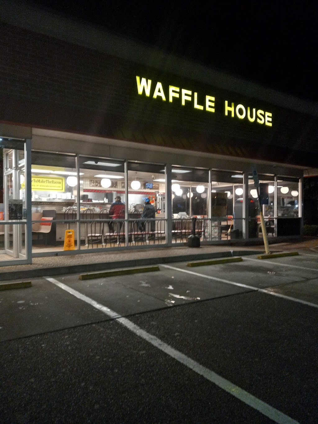 Waffle House | 7119 Hull Street Rd, North Chesterfield, VA 23235, USA | Phone: (804) 276-2192