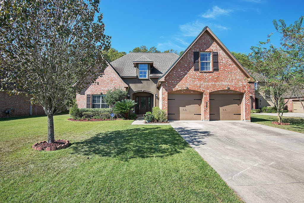 Monique Lambert | Keller Williams Realty First Choice | 17111 Commerce Centre Drive, Prairieville, LA 70769, USA | Phone: (225) 933-0355