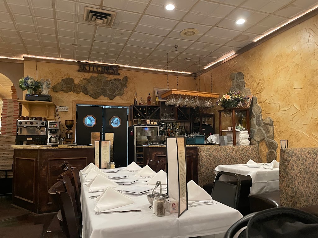 Amici Italian Restaurant & Pizzeria | 304 NY-59, Nyack, NY 10960 | Phone: (845) 353-1650