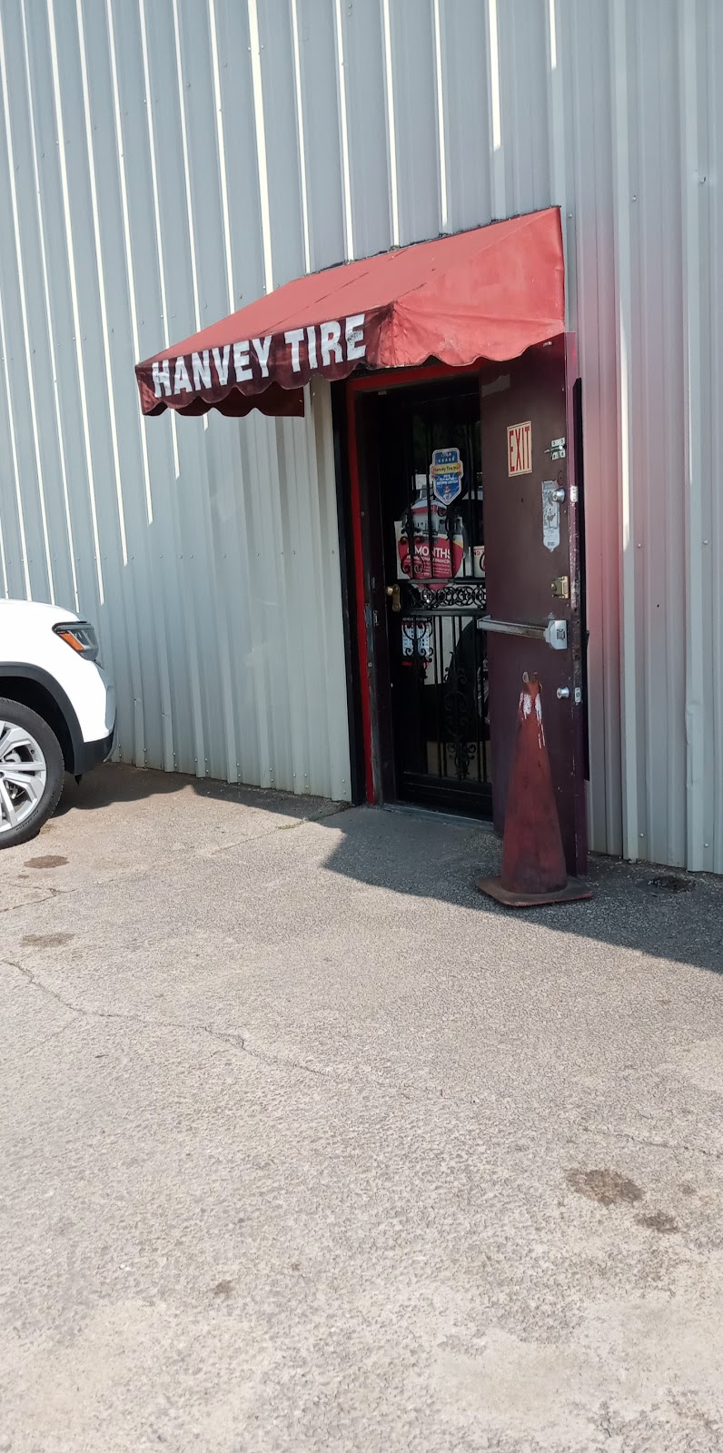 Hanvey Tire & Auto Repair | 3000 Lomb Ave, Birmingham, AL 35208, USA | Phone: (205) 786-7682