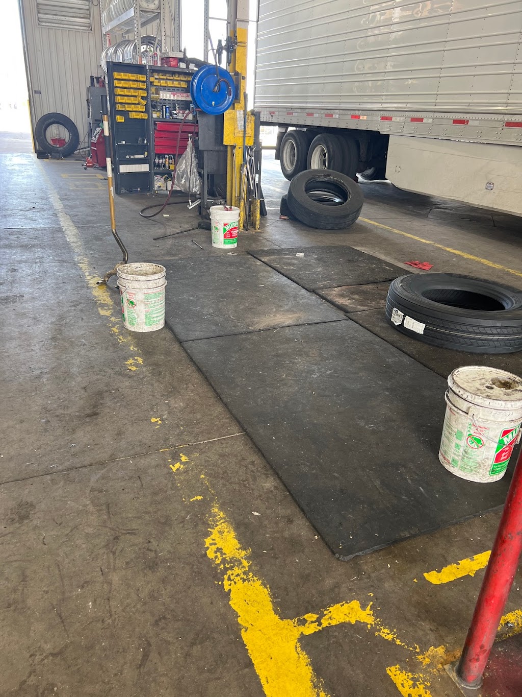 Speedco Truck Lube and Tires | 8212 Sunland Gin Rd, Eloy, AZ 85131, USA | Phone: (520) 421-2163