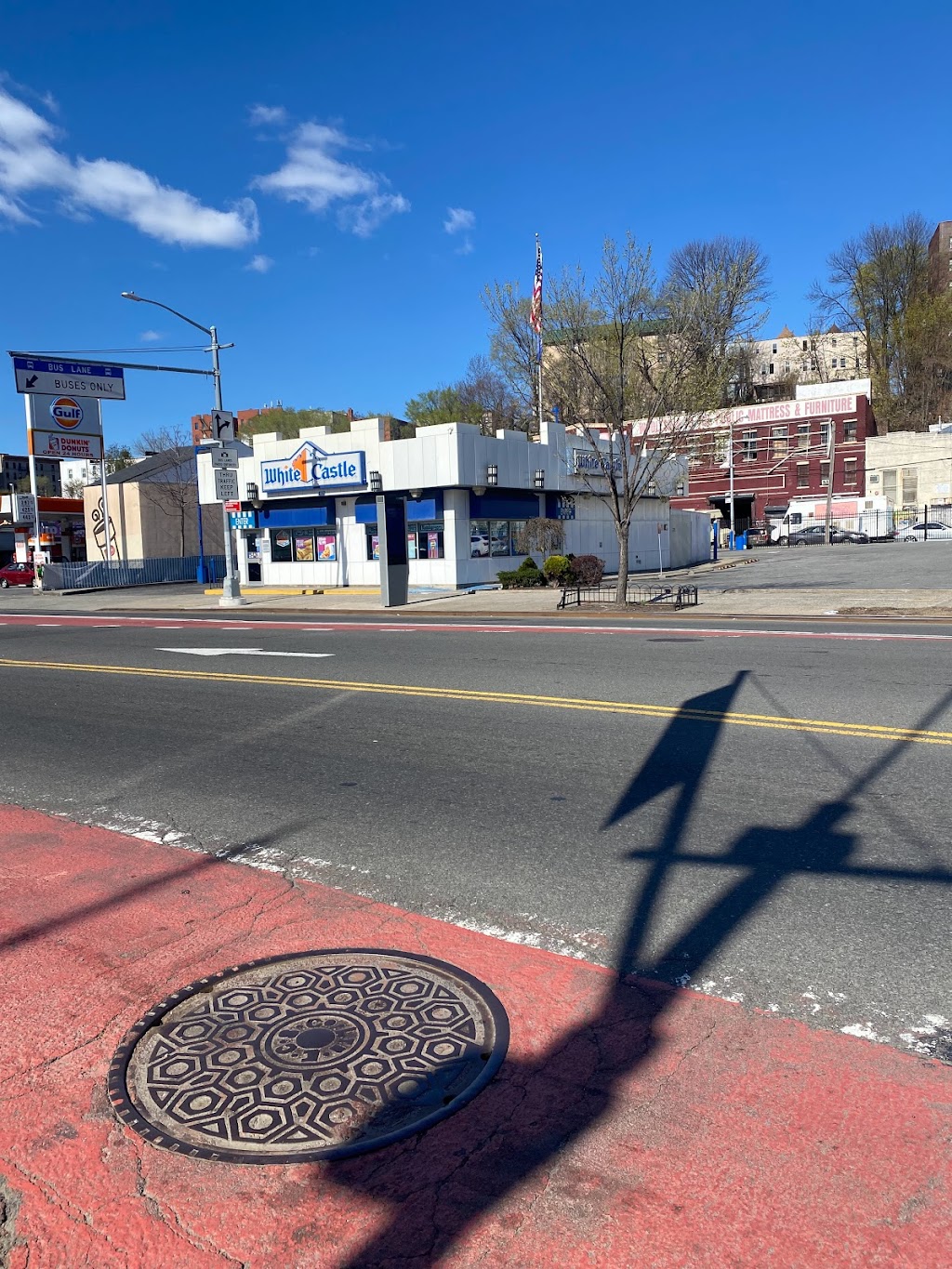 White Castle | 1831 Webster Ave, The Bronx, NY 10457, USA | Phone: (718) 294-1205