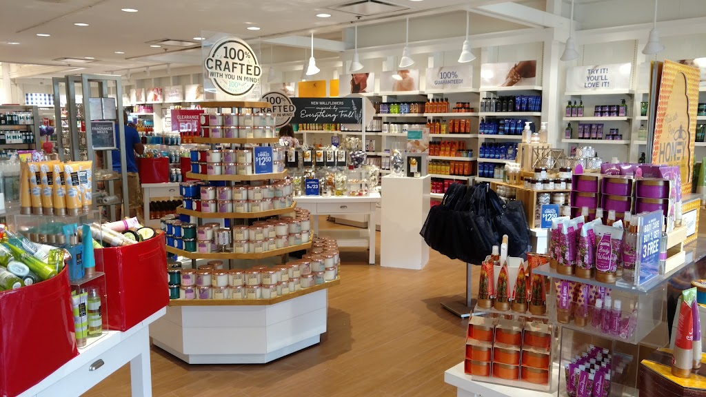 Bath & Body Works | 9911 Avon Lake Rd, Burbank, OH 44214, USA | Phone: (330) 948-9300