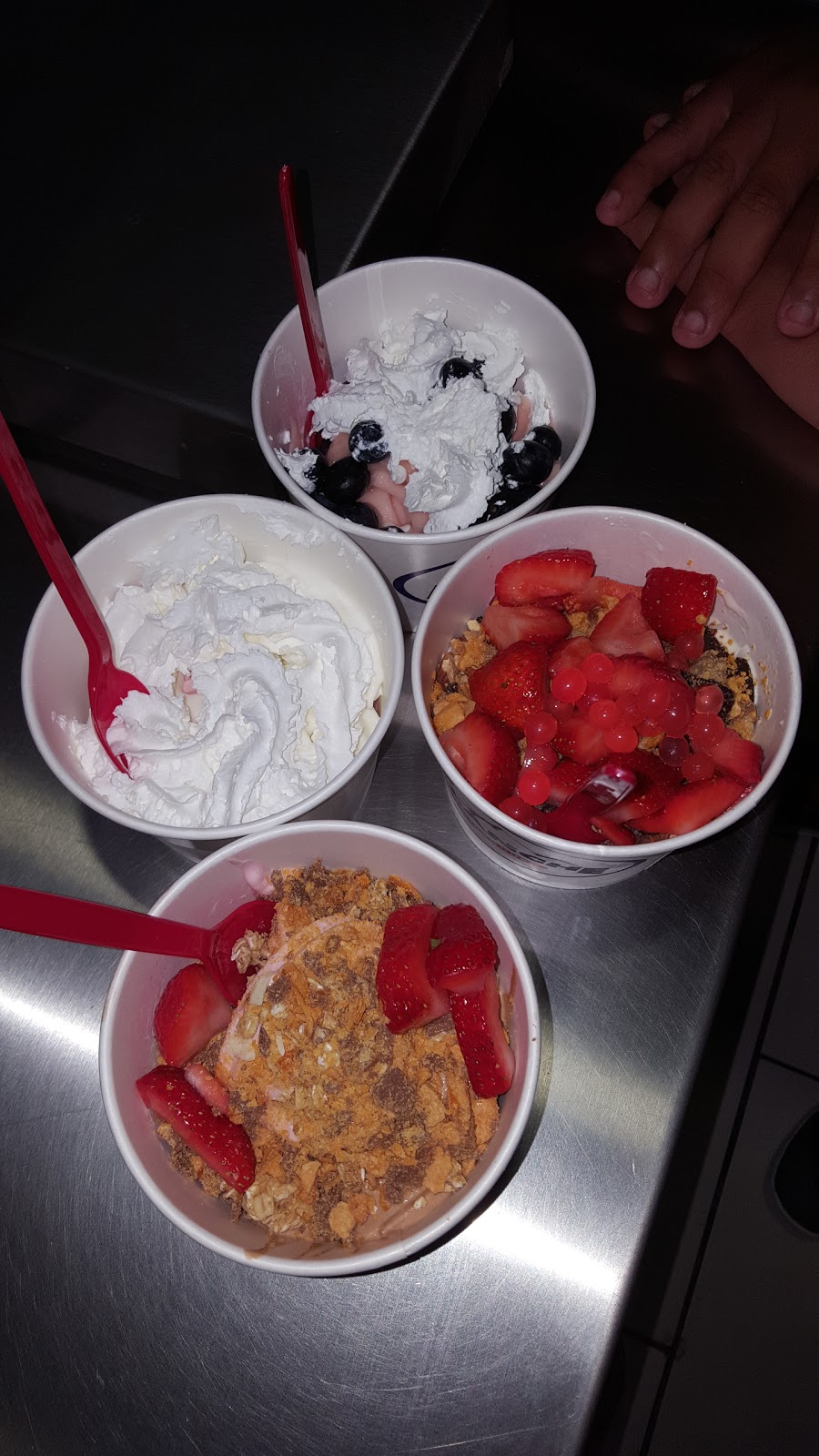 Avalanche Frozen Yogurt | 1500 Oliver Rd, Fairfield, CA 94534, USA | Phone: (707) 422-9500