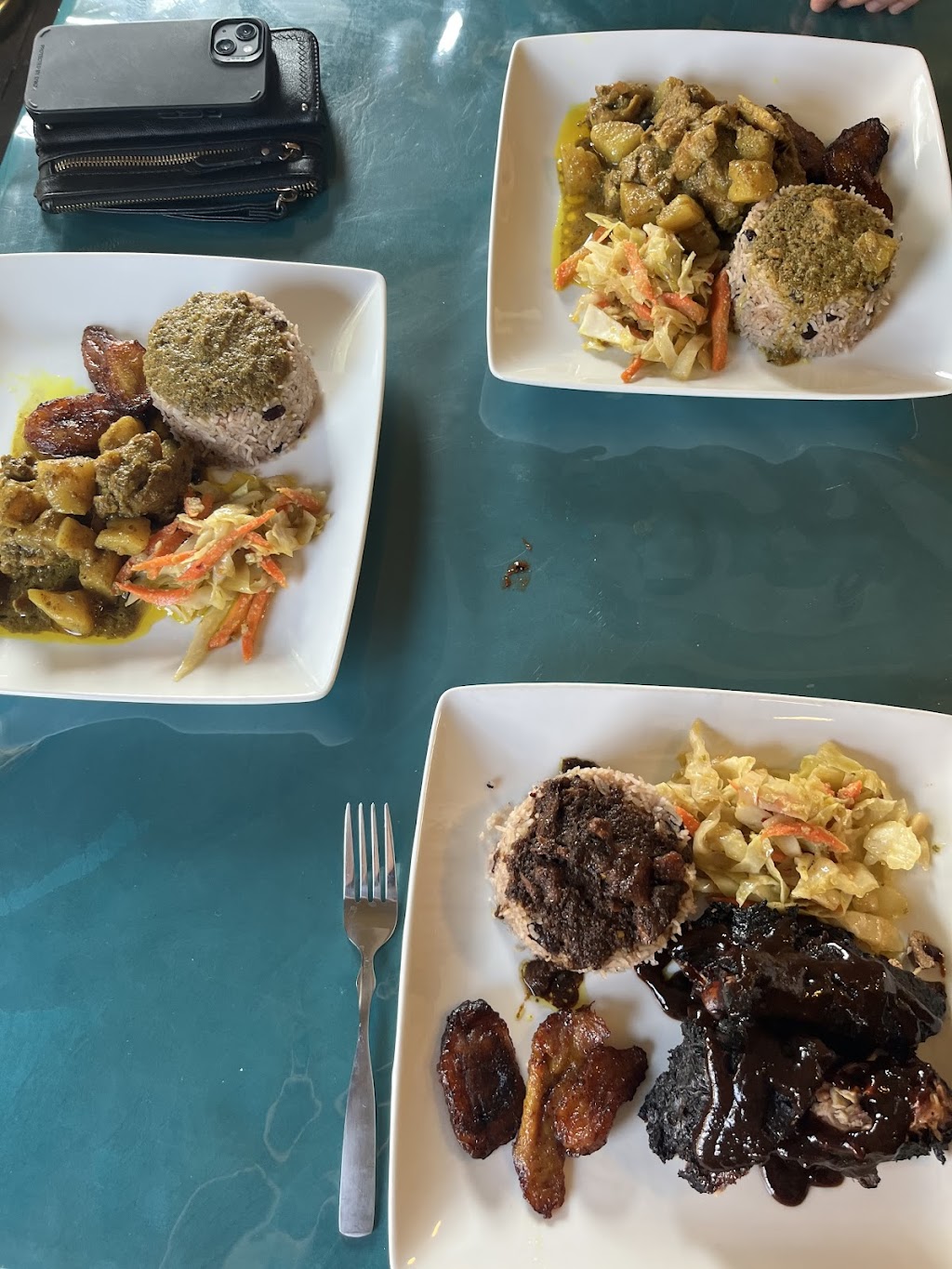 Dalia’s Caribbean Kitchen | 832 Elm St, Youngstown, OH 44505, USA | Phone: (330) 951-3556