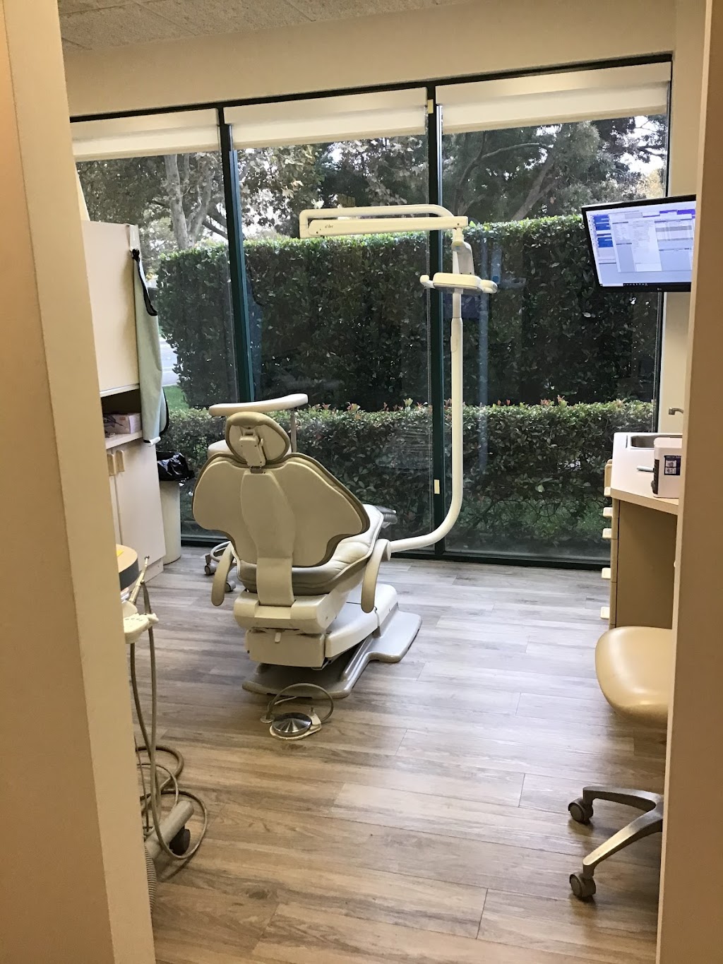 Los Lagos Dental | 1950 Douglas Blvd Suite B1, Roseville, CA 95661 | Phone: (916) 783-7105