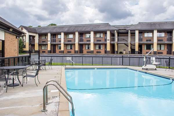 Econo Lodge | 1403 N Horner Blvd, Sanford, NC 27330, USA | Phone: (919) 774-6411