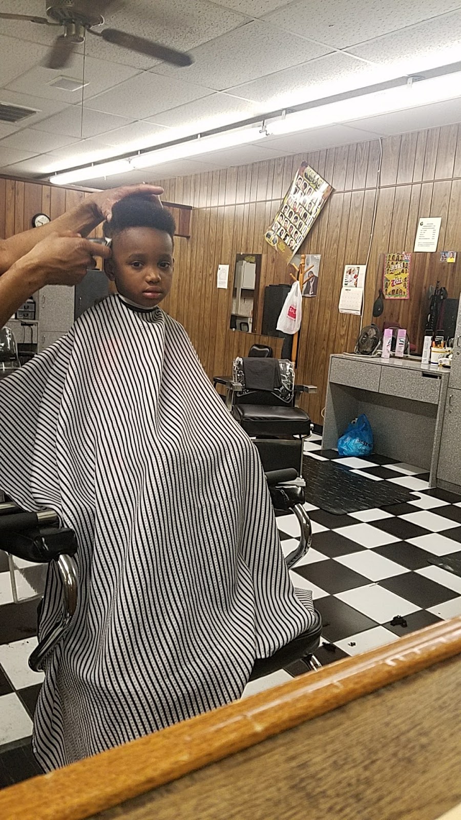 Ellingtons Barber & Beauty | 5834 NW 50th St, Oklahoma City, OK 73122, USA | Phone: (405) 789-4100