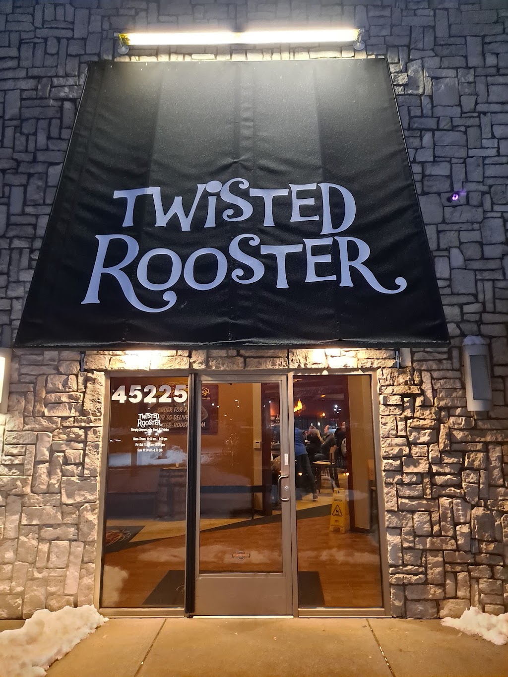 Twisted Rooster Bar & Grill Chesterfield | 45225 Marketplace Blvd, Chesterfield, MI 48051, USA | Phone: (586) 949-1470