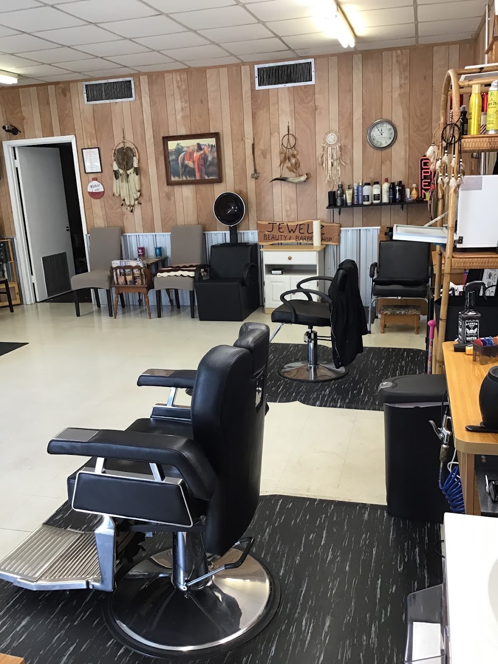 Jewelz Beauty And Barbershop | 9900 Shands Pier Rd, St. Augustine, FL 32092, USA | Phone: (904) 295-8966