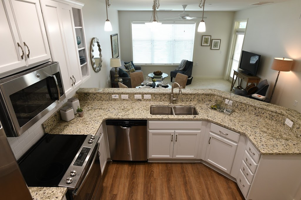 Twin Lakes | 9840 Montgomery Rd, Cincinnati, OH 45242, USA | Phone: (513) 247-1300