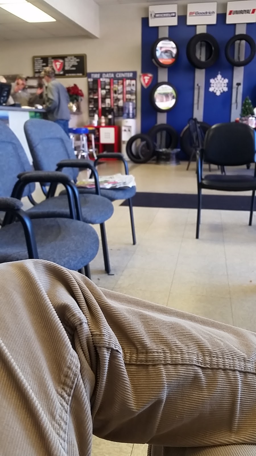 Jerry’s Tire Sales, Inc. | 104 W Vandalia St, Edwardsville, IL 62025, USA | Phone: (618) 656-1180
