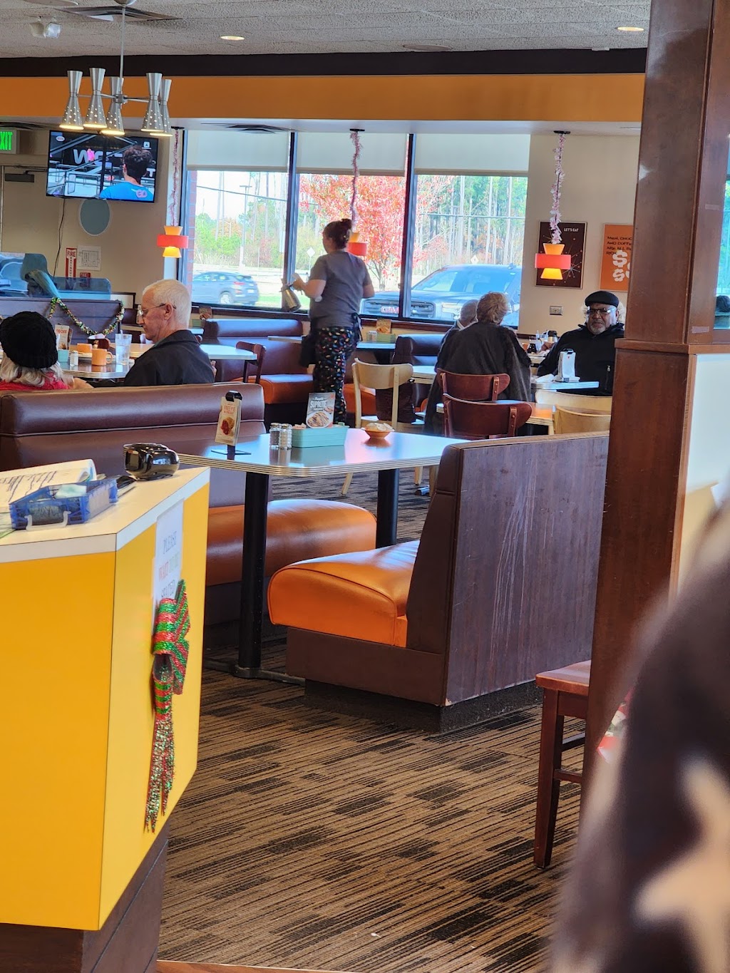 Village Inn | 1509 Cedar Rd, Chesapeake, VA 23322, USA | Phone: (757) 410-3551