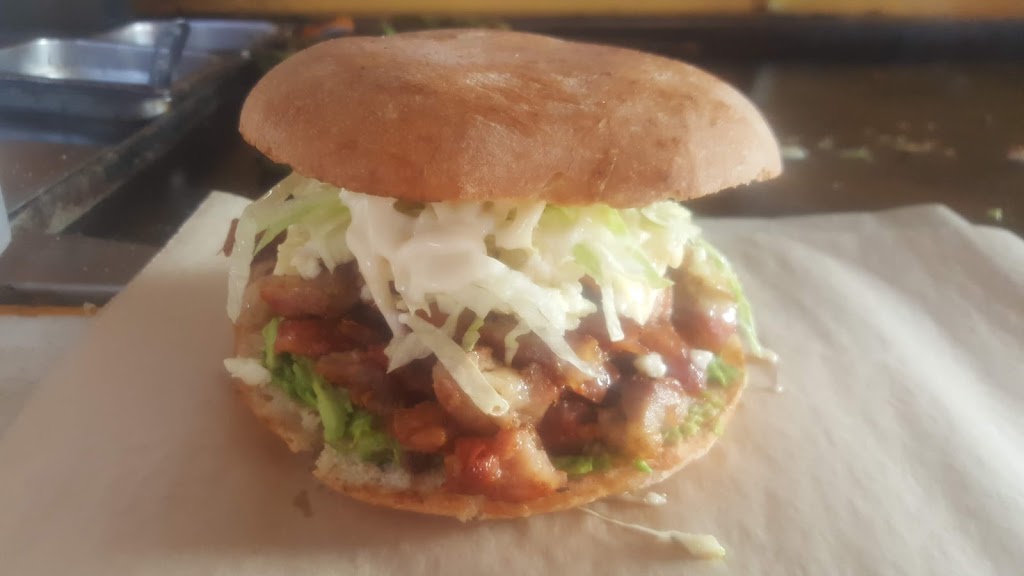 Chachoman Burgers | Del Ejido 1605, El Barreal, 32040 Cd Juárez, Chih., Mexico | Phone: 656 305 7762
