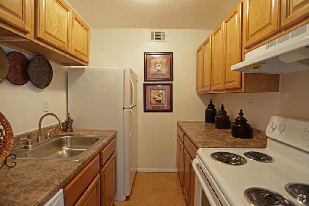 Tanglewood Apartments | 1300 Tanglewood Dr, Westwego, LA 70094, USA | Phone: (504) 386-5476