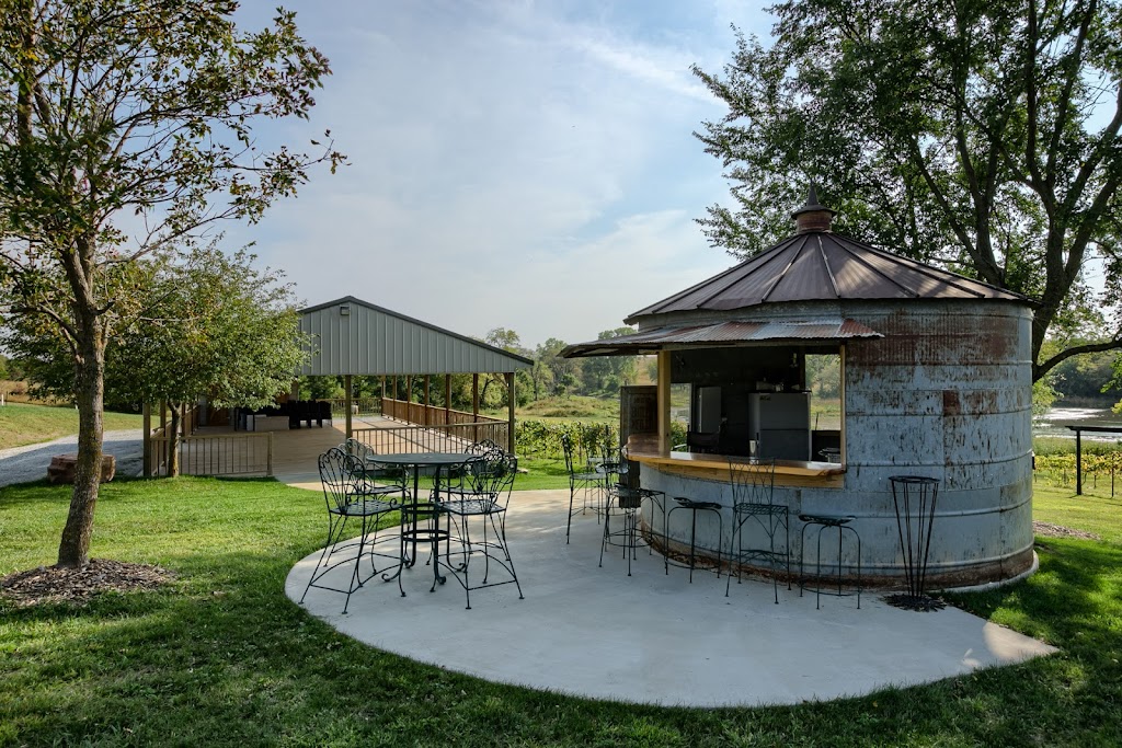 Front Porch Vineyards | 72351 608 Ave, Crab Orchard, NE 68332, USA | Phone: (402) 806-3164