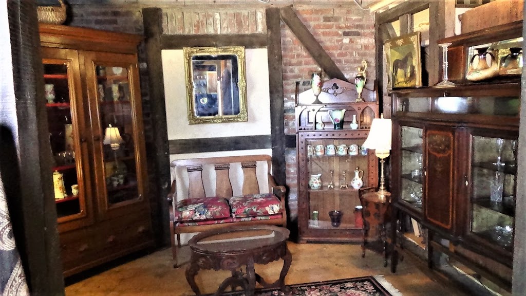 cabin in the woods antiques (open by appt.) | 30 Log Cabin Ln, Labadie, MO 63055 | Phone: (314) 363-4021