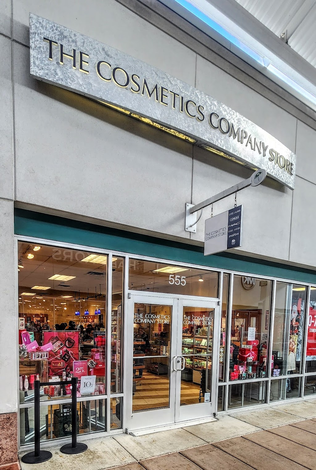 The Cosmetics Company Store | 1 Premium Outlet Blvd Suite 555, Tinton Falls, NJ 07753, USA | Phone: (732) 493-2535