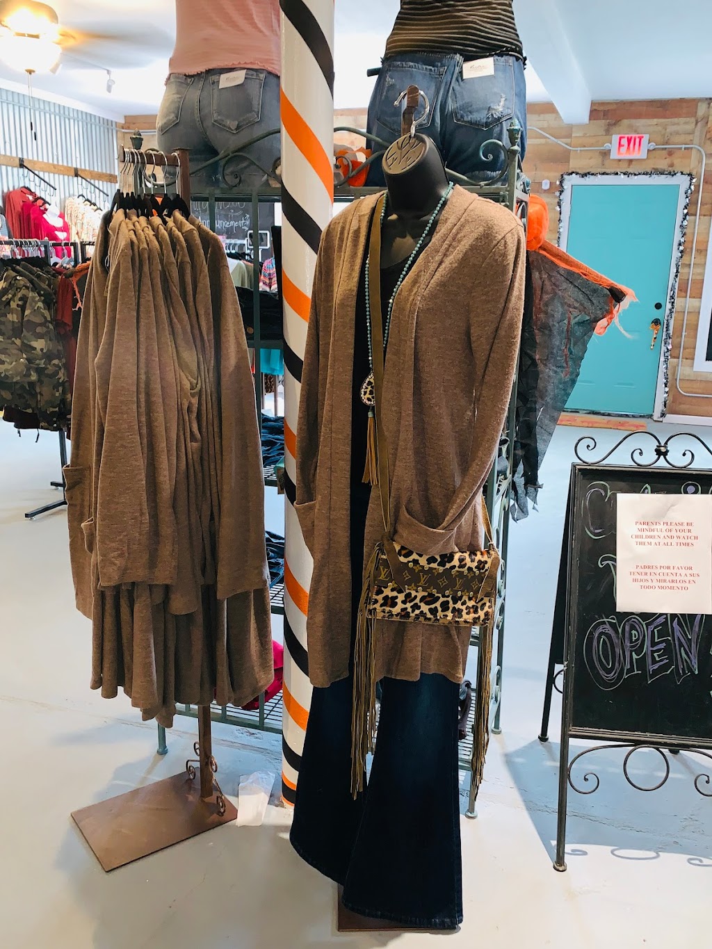 Rustic T Boutique | 120 SW 2nd St, Premont, TX 78375, USA | Phone: (361) 389-4536