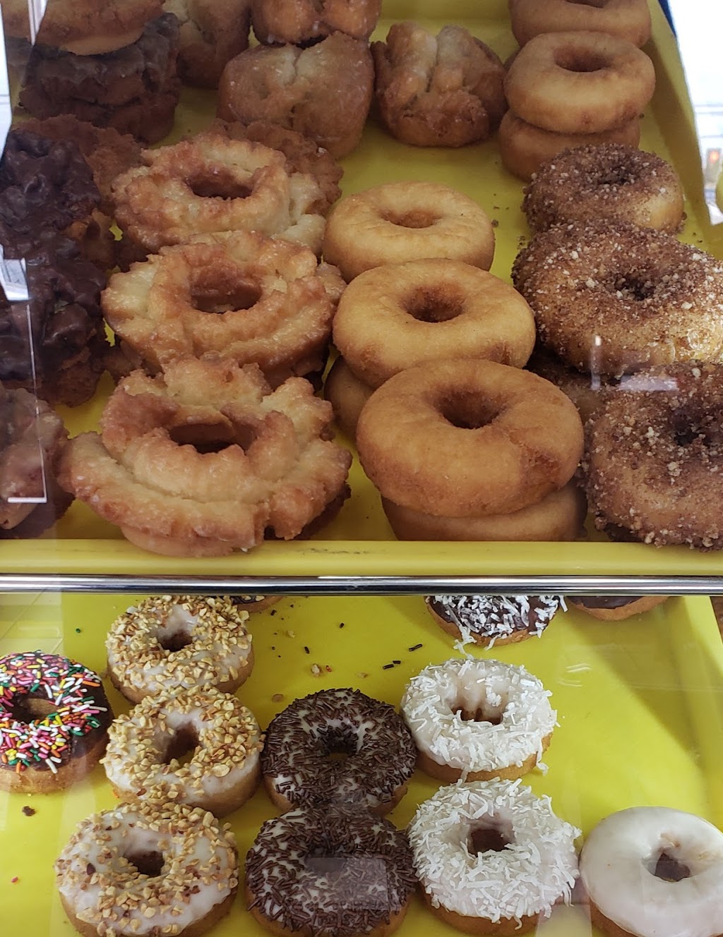 New Donut | 1500 E Vernon Ave, Los Angeles, CA 90011, USA | Phone: (323) 846-6666