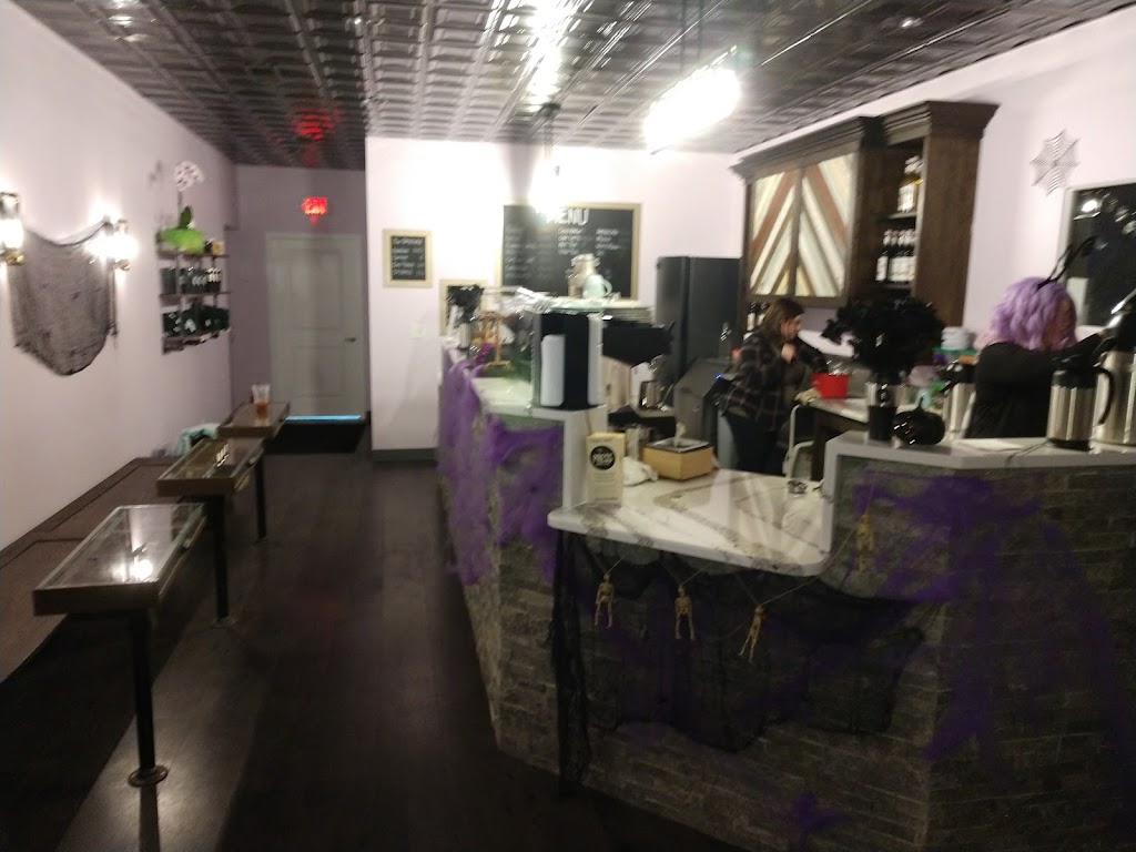 Press Coffee and Tea | 19 W Broadway, Trenton, IL 62293, USA | Phone: (618) 224-9884