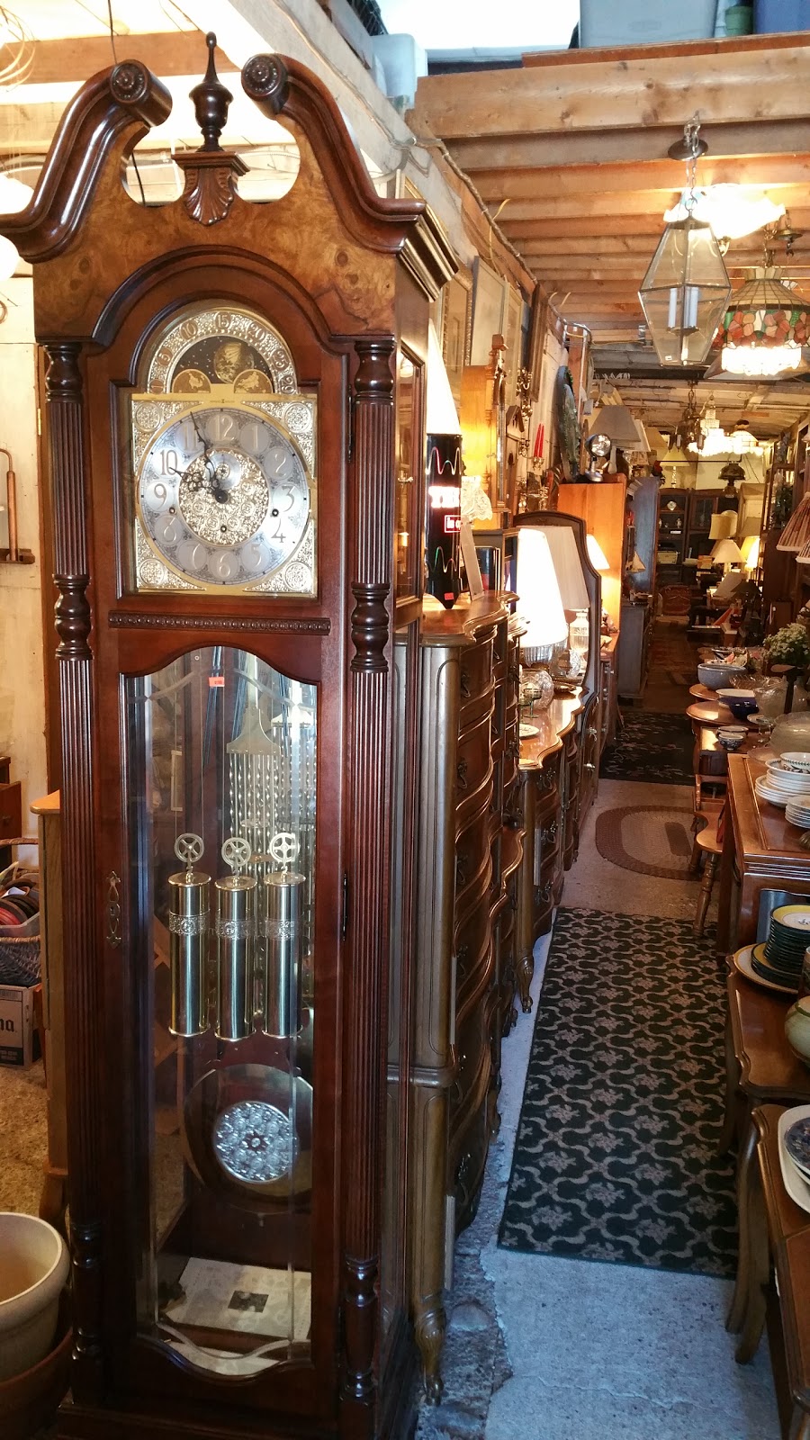 Estate Sale Shoppe | 2048 S Broad St, Hamilton Township, NJ 08610, USA | Phone: (609) 394-4939