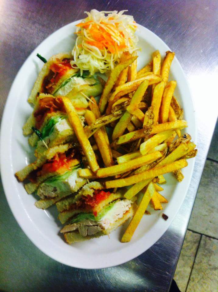 Melinas Family Restaurant | 115 Main St W, Port Colborne, ON L3K 3V3, Canada | Phone: (905) 835-2755